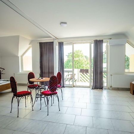 Teraszos Vendeghaz Apartment Keszthely Bagian luar foto