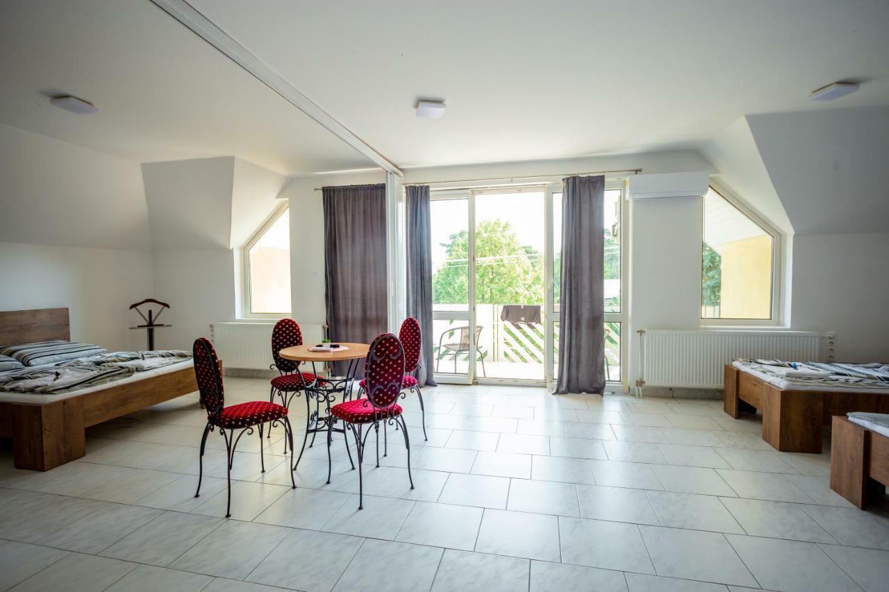 Teraszos Vendeghaz Apartment Keszthely Bagian luar foto